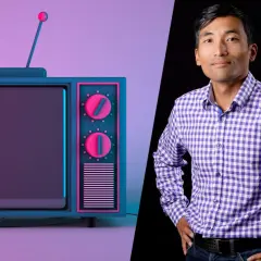 En man i lila rutig skjorta står bredvid en retro-TV, redo för binge watching.