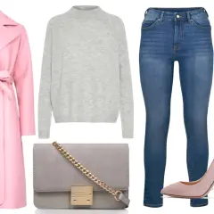 En outfit of the day: ljusrosa kappa, grå stickad tröja, jeans, grå väska, rosa klackskor och örhängen med ametist.