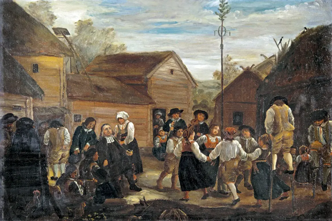 Midsommarfirande med dans kring majstången, musik och glada människor. En fest som visar midsommar betydelse för gemenskap och tradition.